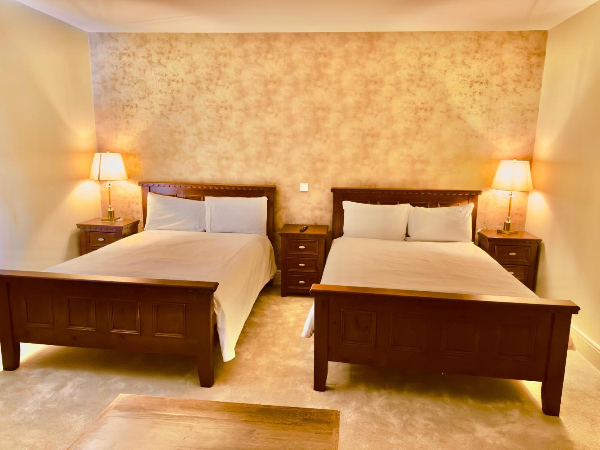 Jacksons Restaurant And Accommodation รอสส์คอมมัน ภายนอก รูปภาพ