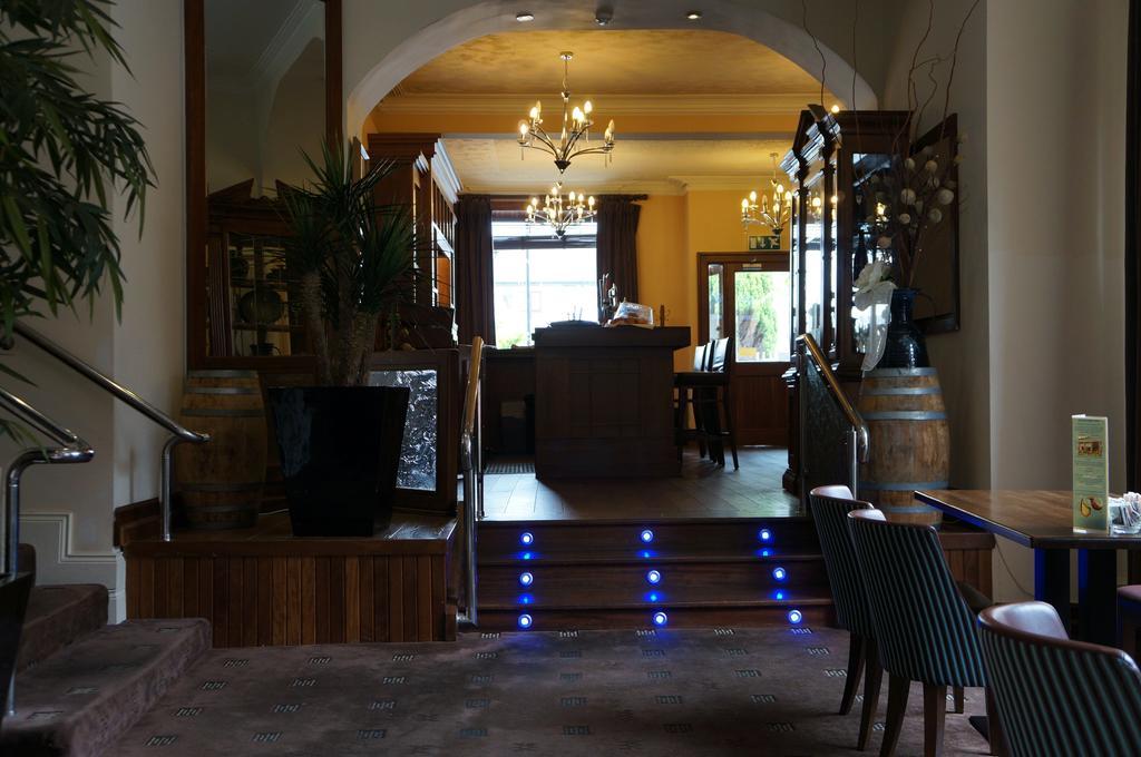 Jacksons Restaurant And Accommodation รอสส์คอมมัน ภายนอก รูปภาพ